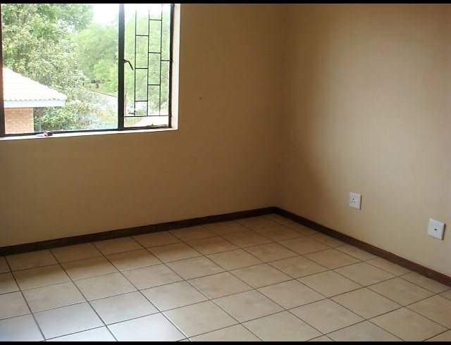 2 BEDROOM PROPERTY TO RENT IN BULT WEST